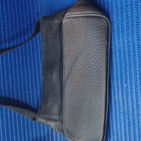 Coach - Picture 2 of 9